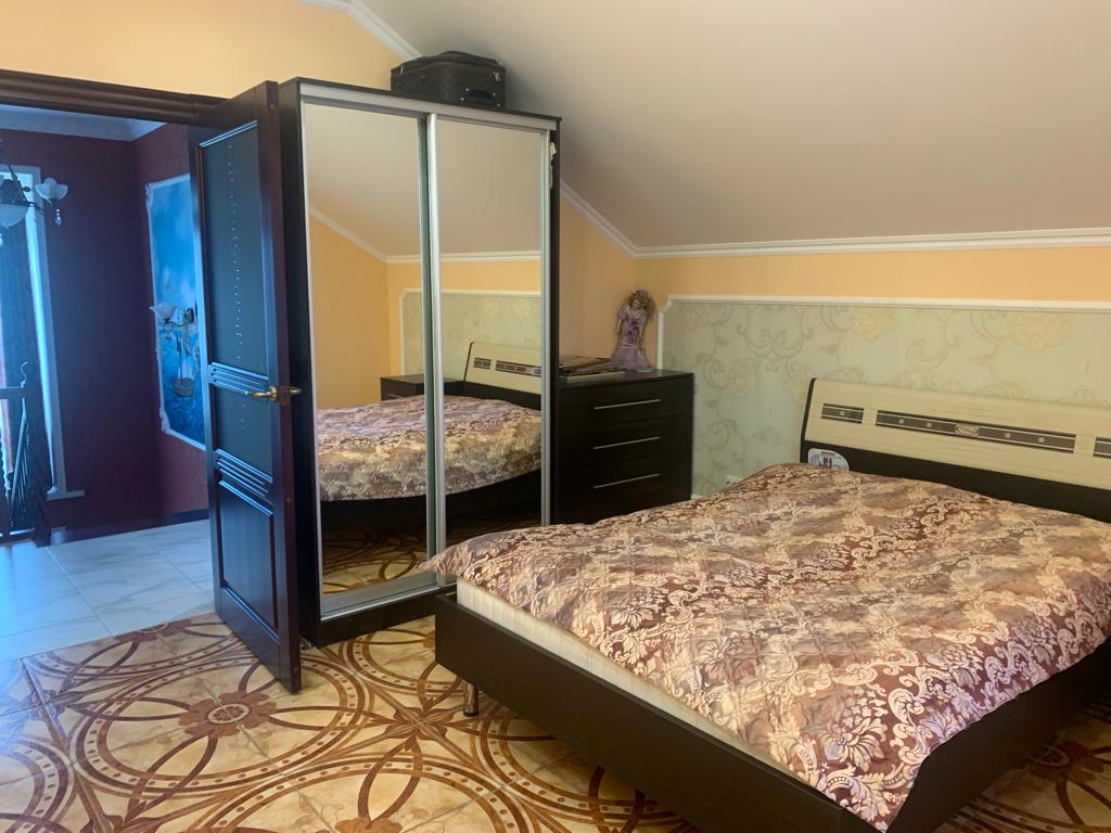 дом 208,2 кв.м., 4,4 сотки земли (547326) дом 208,2 кв.м., 4,4 сотки земли (547326)