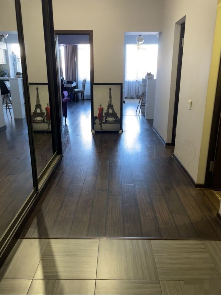Квартира-студия, 66 м², 1/3 эт. (547681) Квартира-студия, 66 м², 1/3 эт. (547681)